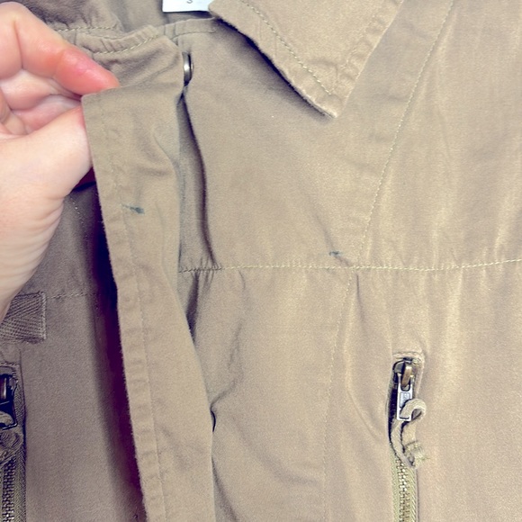 BAR lll | Green Sleeveless Cargo Vest | Military Style Top | Outdoors Activity - Picture 5 of 12